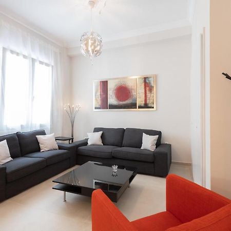 Modern 2-Bedroom Apt, 200M From The Acropolis Athens Luaran gambar