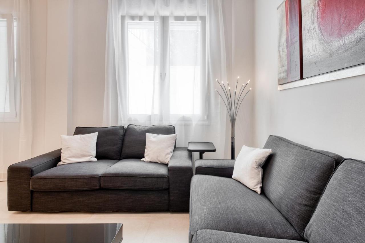 Modern 2-Bedroom Apt, 200M From The Acropolis Athens Luaran gambar